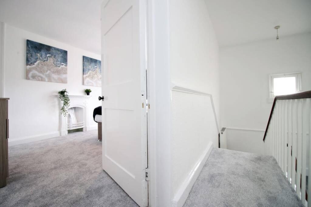 Spacious Georgian 3Bedroom Apartment, 5 Mins From Bath Abbey Exterior photo