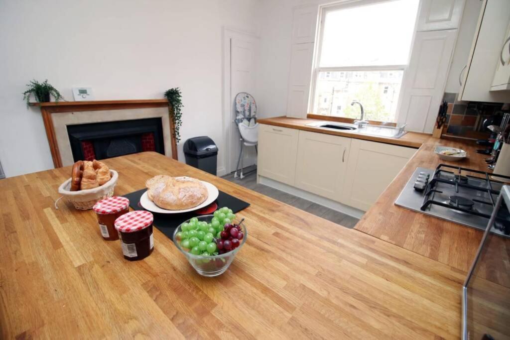Spacious Georgian 3Bedroom Apartment, 5 Mins From Bath Abbey Exterior photo