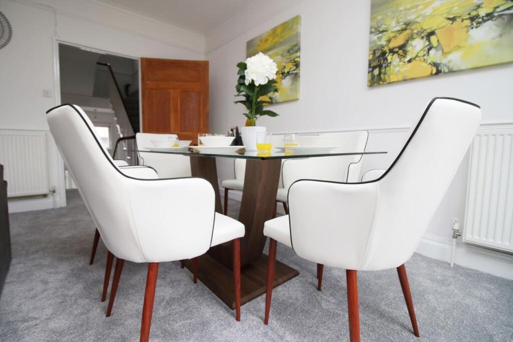 Spacious Georgian 3Bedroom Apartment, 5 Mins From Bath Abbey Exterior photo