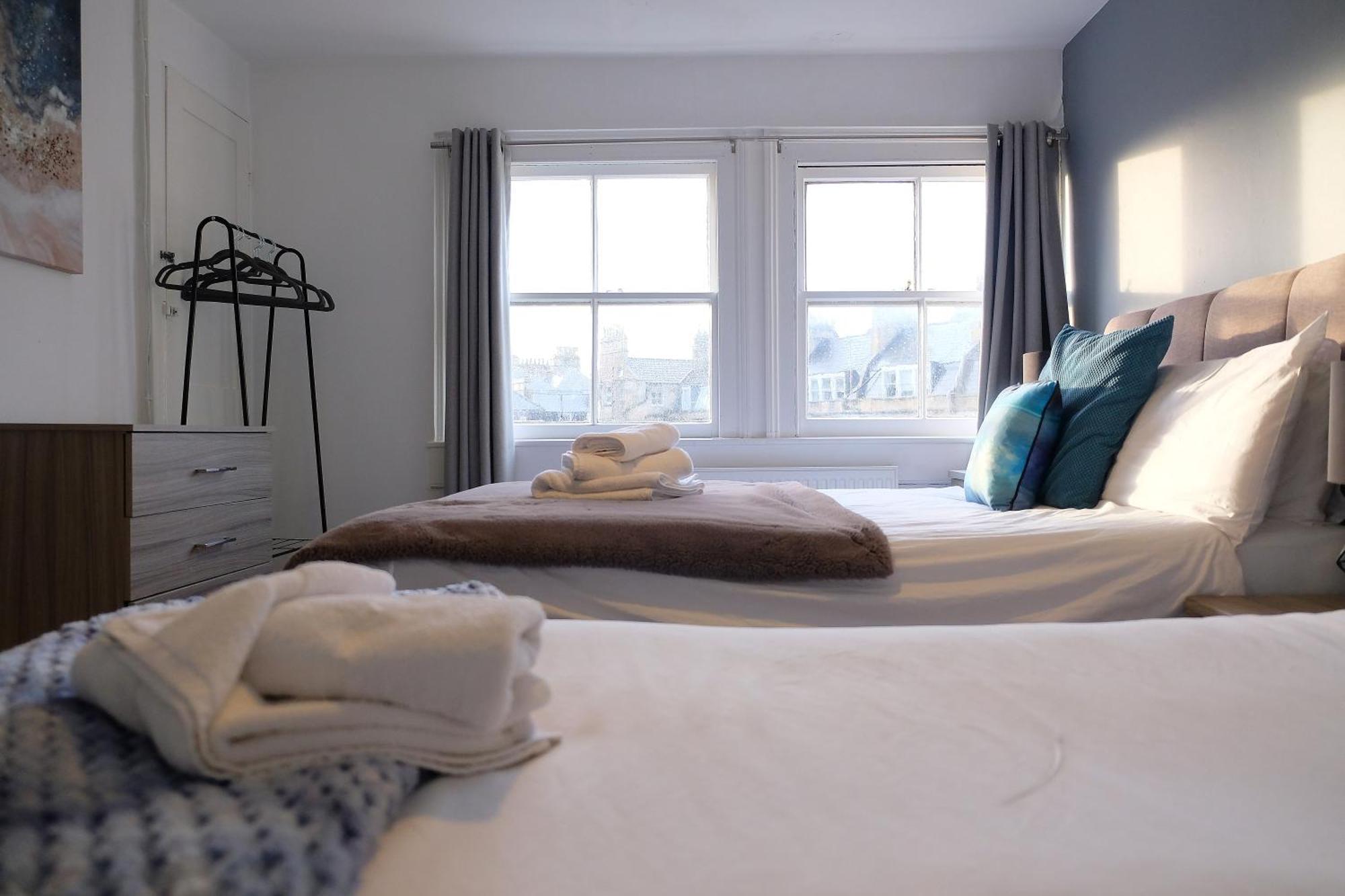 Spacious Georgian 3Bedroom Apartment, 5 Mins From Bath Abbey Exterior photo
